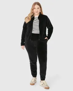 Calça Jogger Feminina Plus Size Em Malha Plush Preto - G1