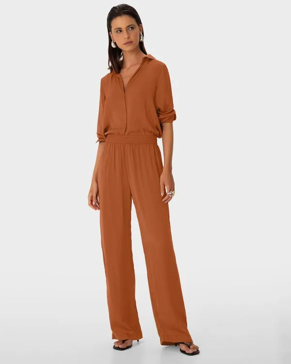 Calça Wide Leg Feminina Bolso Funcional Em Tecido Acetinado - ENFIM Marrom - G
