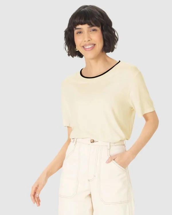 Blusa Básica Feminina Decote Retilínea Em Moletinho De Viscose Off White - G