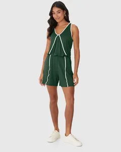 Shorts Feminina Evasê Detalhe Costura Contraste Em Viscose Stretch Verde - M