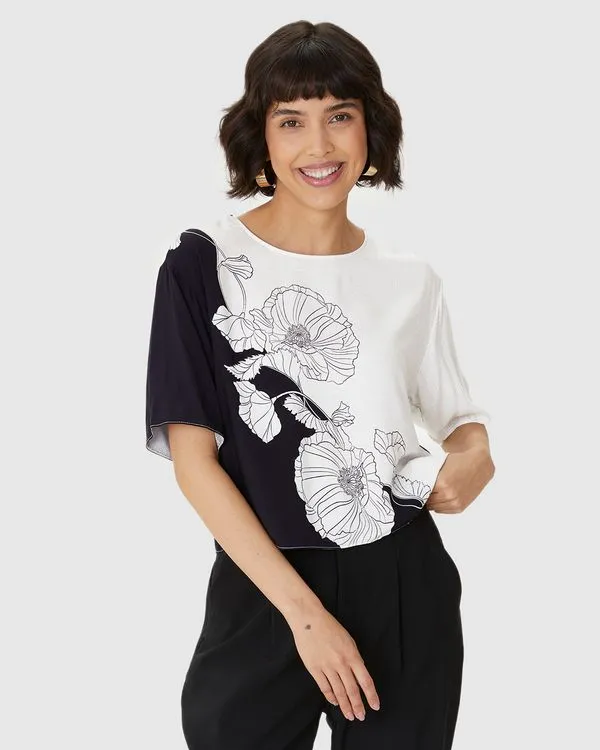 Blusa Box Feminina Estampada Manga Curta Em Viscose Preto - G
