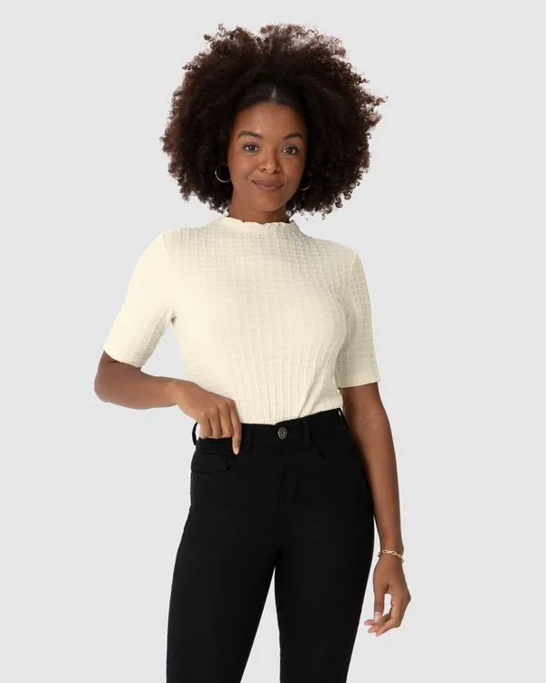 Blusa Feminina Gola Alta Manga Curta Em Jacquard Texturizado Off White - PP
