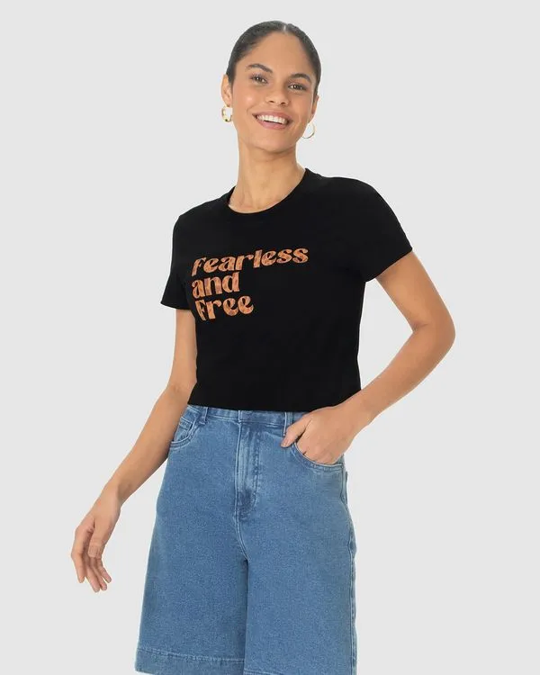 Camiseta Feminina Manga Curta Fearless And Free Em Algodão Preto - M