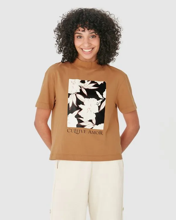 Camiseta Feminina Gola Alta Cultive Amor Em Algodão Marrom - G