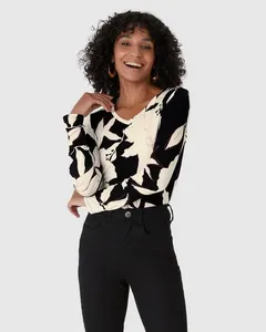 Blusa Justa Feminina Decote V Estampada Em Viscose Stretch Preto - XGG