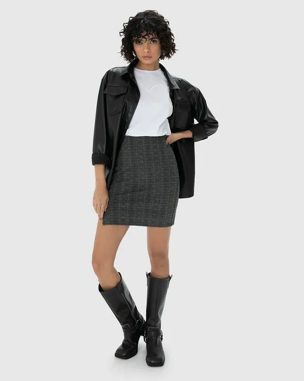 Saia Reta Feminina Fenda Na Barra Em Malha Jacquard Xadrez - ENFIM Preto - PP