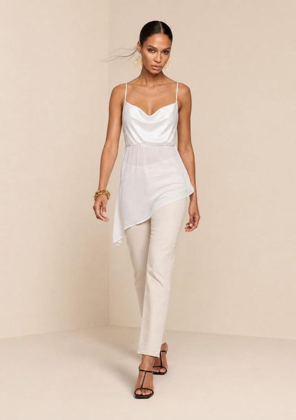 Regata Morena Rosa Solta Decote Quadrado Alongada Off White P