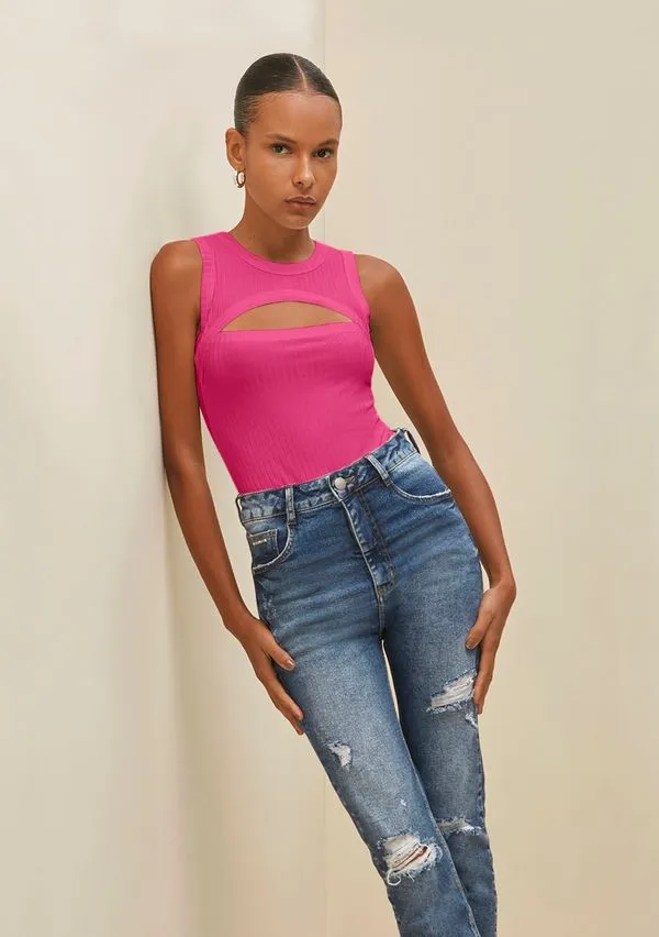 Body Morena Rosa Decote Redondo Cavado Com Abertura Rosa M