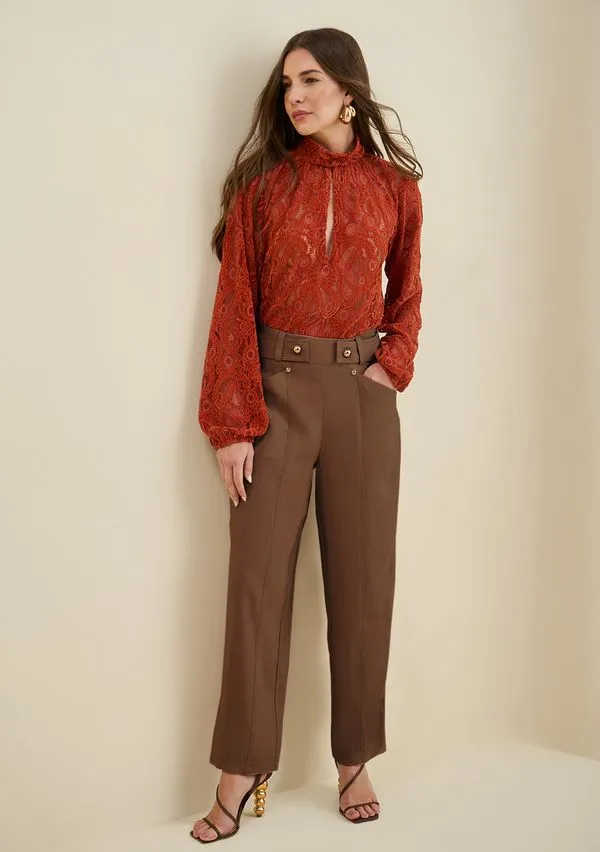 Calça Morena Rosa Cenoura Alta Marrom 44