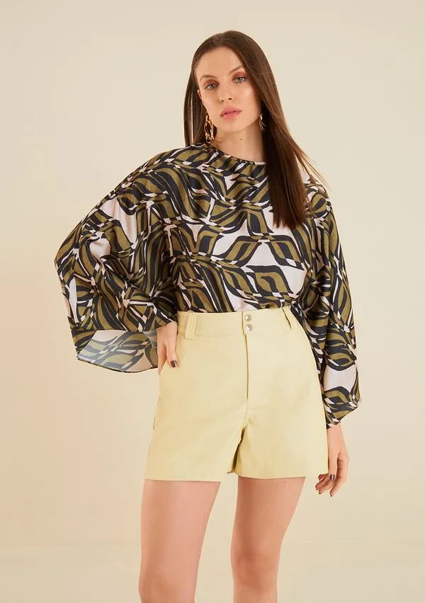 Shorts Morena Rosa Reto Detalhe Pesponto Amarelo Claro 36