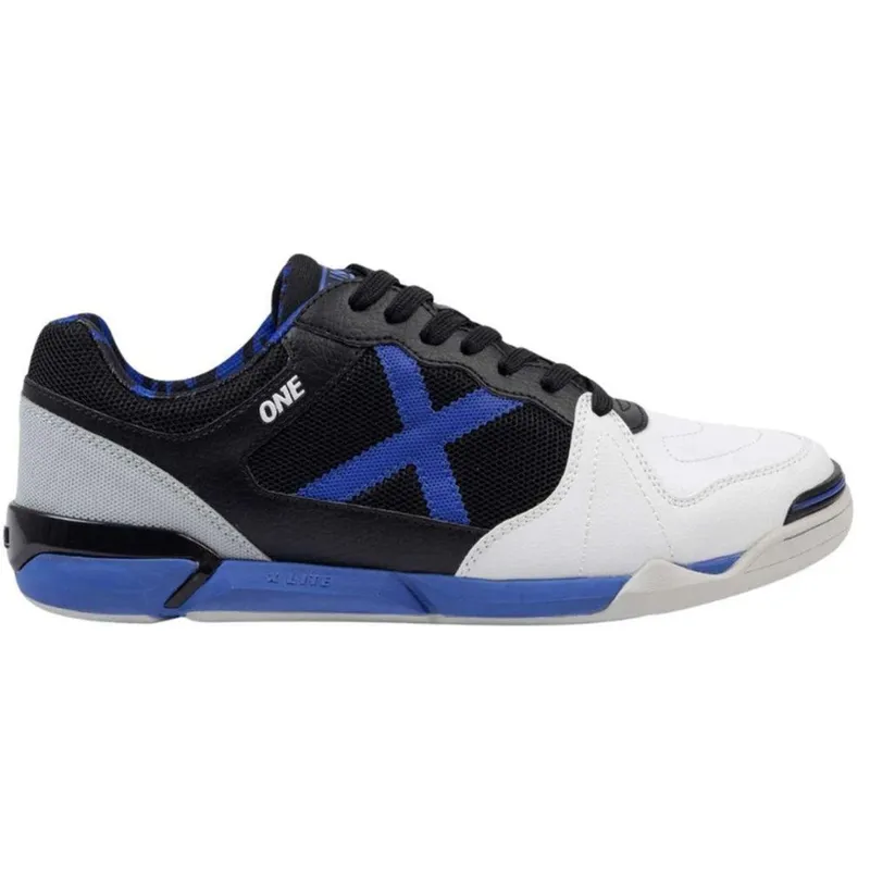 CHUTEIRA FUTSAL MUNICH ONE FW25 PRETO AZUL