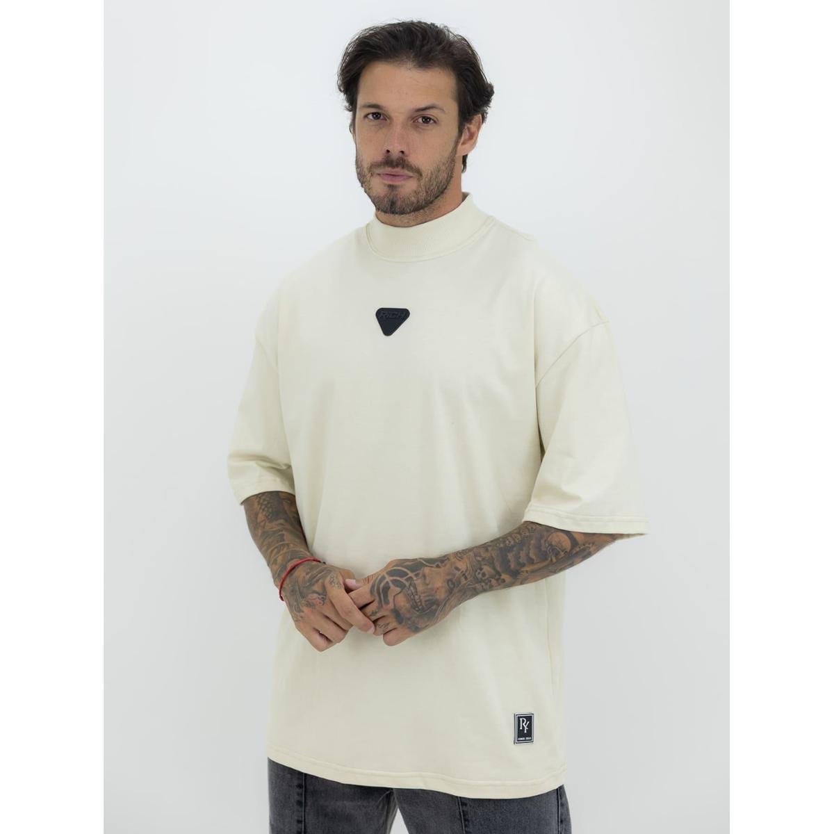 Camiseta Oversized Gola Alta Borracha Triângulo All Black Streetwear Algodão Premium Creme