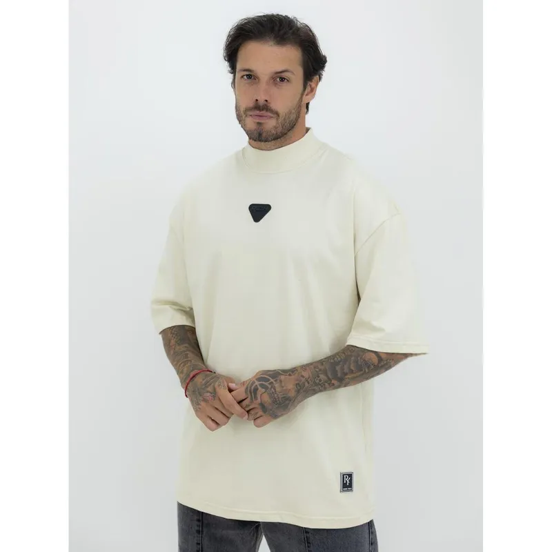 Camiseta Oversized Gola Alta Borracha Triângulo All Black Streetwear Algodão Premium Creme