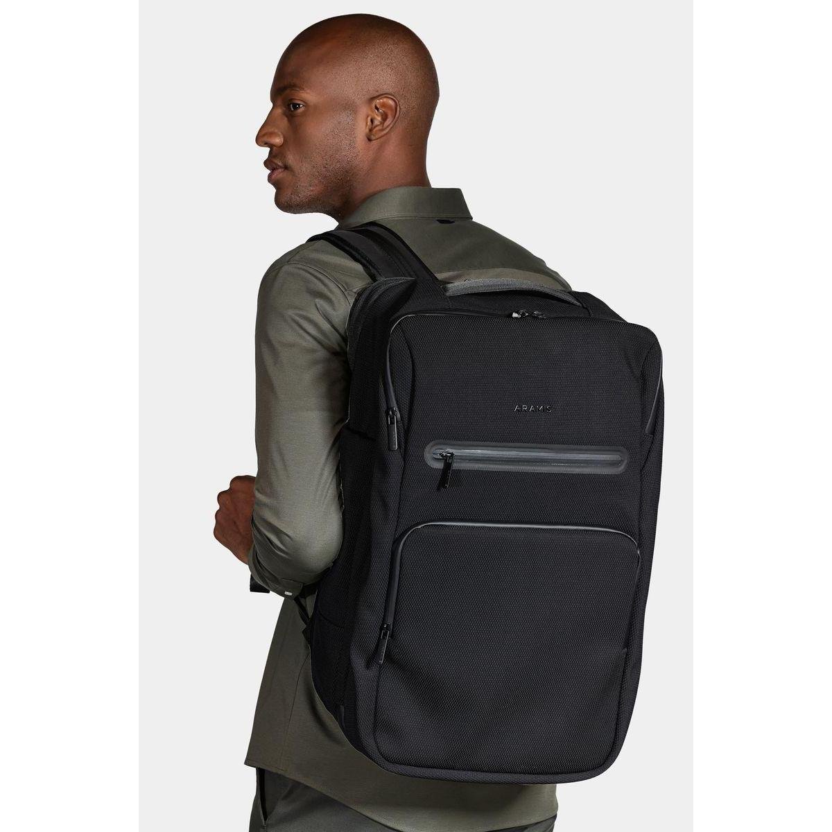 Mochila Aramis Preto om vácuo interno