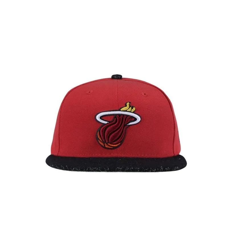 BONÉ NEW ERA 5950 MIAMI HEAT NFV24BON036 VERMELHO PRETO