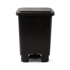 Lixeira com Pedal Preta 25L Lar Plásticos