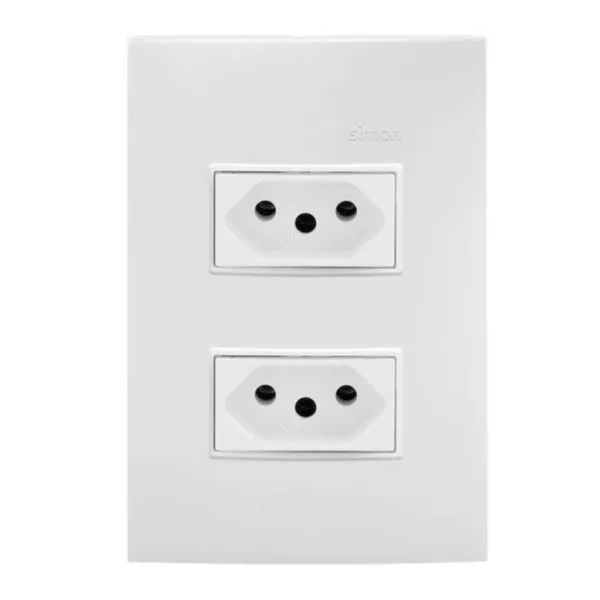 Conjunto 2 Tomadas 2P+T 10A 4x2 Line Simon 30 Conjunto 2 Tomadas 2P+T 10A/250V 4x2 Branco Simon 30 Line