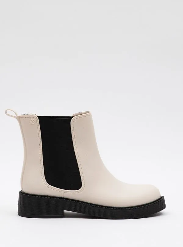 Bota Petite Jolie Boston Marfim/Preto PJ7129 37