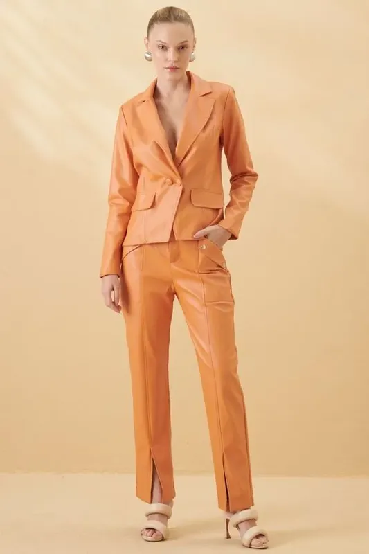 Calça Sarja Masculina Chino Bolso Reto Polo Wear Azul Médio Calça Feminina Reta Couro Pu Lisa Smk Laranja Médio GG