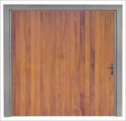 Portão de Ferro Maxiaço 630 240x220cm Contrapeso Revestido de Angelim Direita com Porta