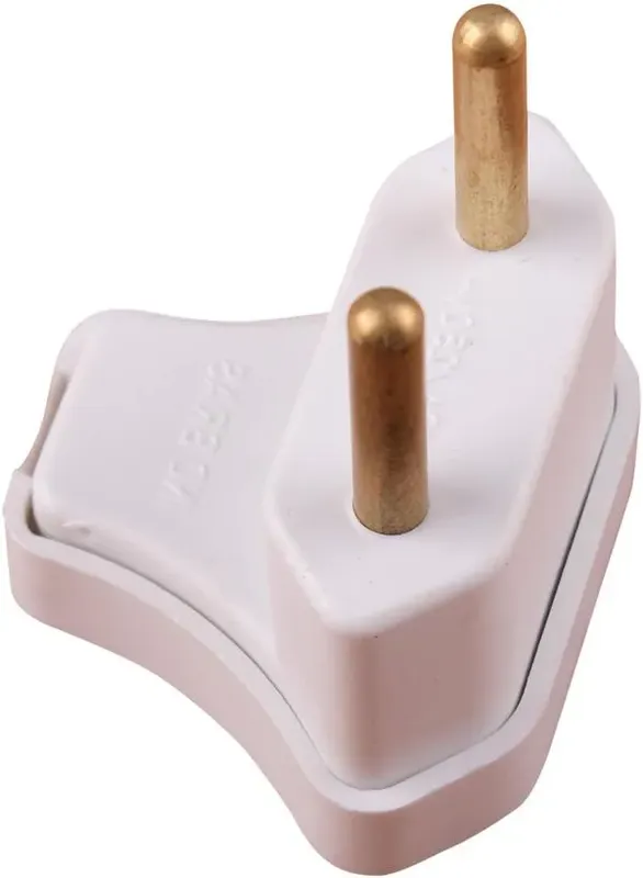 Plug Macho Ilumi Triangular 2 Polos 10A 250V Branco