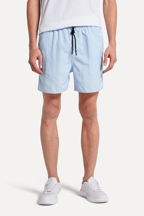 Short Praia Liso Azul Claro - M