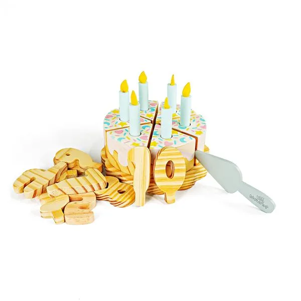 Kit Bolo De Aniversário De Chocolate Branco Em Madeira