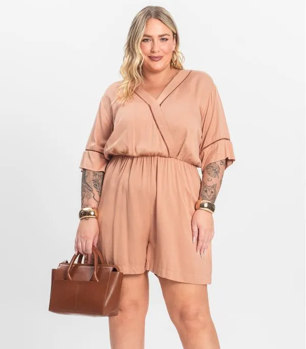 Macaquinho Feminino Plus Size Secret Glam Marrom Plus G2