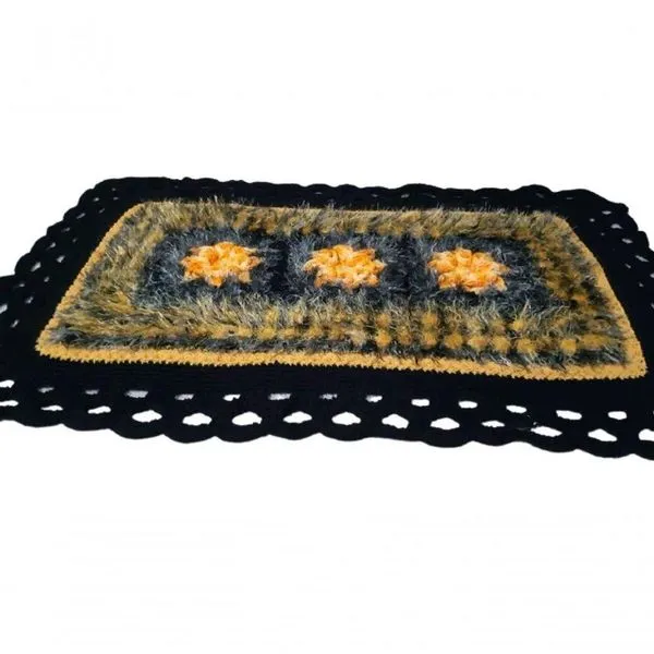 Tapete De Crochê Luxo Amarelo E Preto Artesanal
