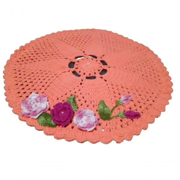 Tapete Vermelho Com Flor De Crochê Artesanal