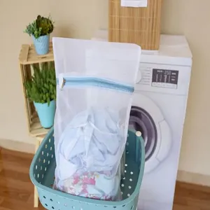 Saco Para Lavar Roupas Com Zíper Pequeno Branco Secalux