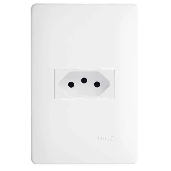 Conjunto montado de tomada 20A 250V com placa Habitat Fame