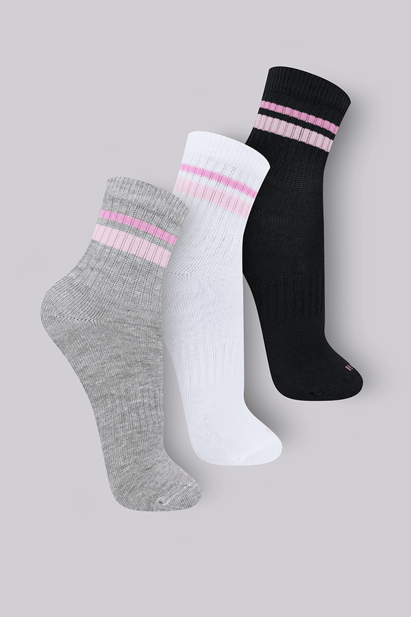 Kit com 3 Meias Infantil Trifil Cano Médio Básica Tamanho: 23 a 26 | Cor: Sortida