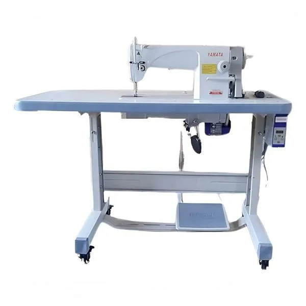 Máquina de Costura Reta Industrial com Mesa e Motor Servo Bivolt 750W Silencioso Yamata Máquina de Costura Reta Industrial com Mesa e Motor Servo Bivolt Silencioso Yamata
