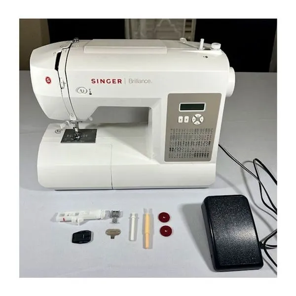 Máquina De Costura Doméstica 220v