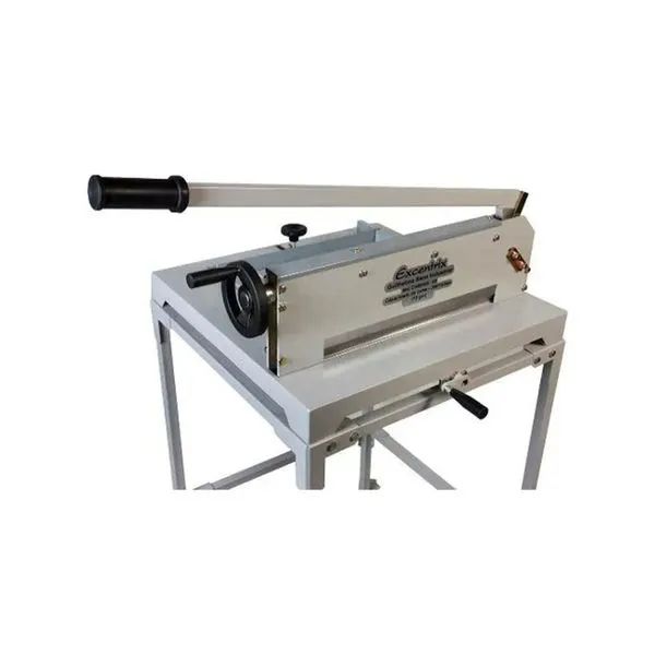 Guilhotina de Facão Semi Industrial 430MM 300 Folhas com Mesa de Aço Reforçado Excentrix Guilhotina de Facão Semi Industrial 430MM 300 Folhas com Mesa Excentrix